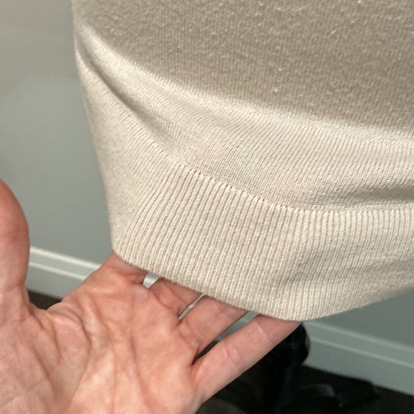 BANANA Republic Soft Knit Short Sleeve Top Sweater - Picture 7 of 13